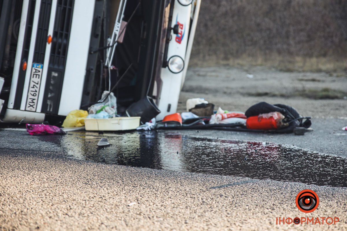 Постраждалого водія забрали в лікарню Постраждалого водія забрали в лікарню