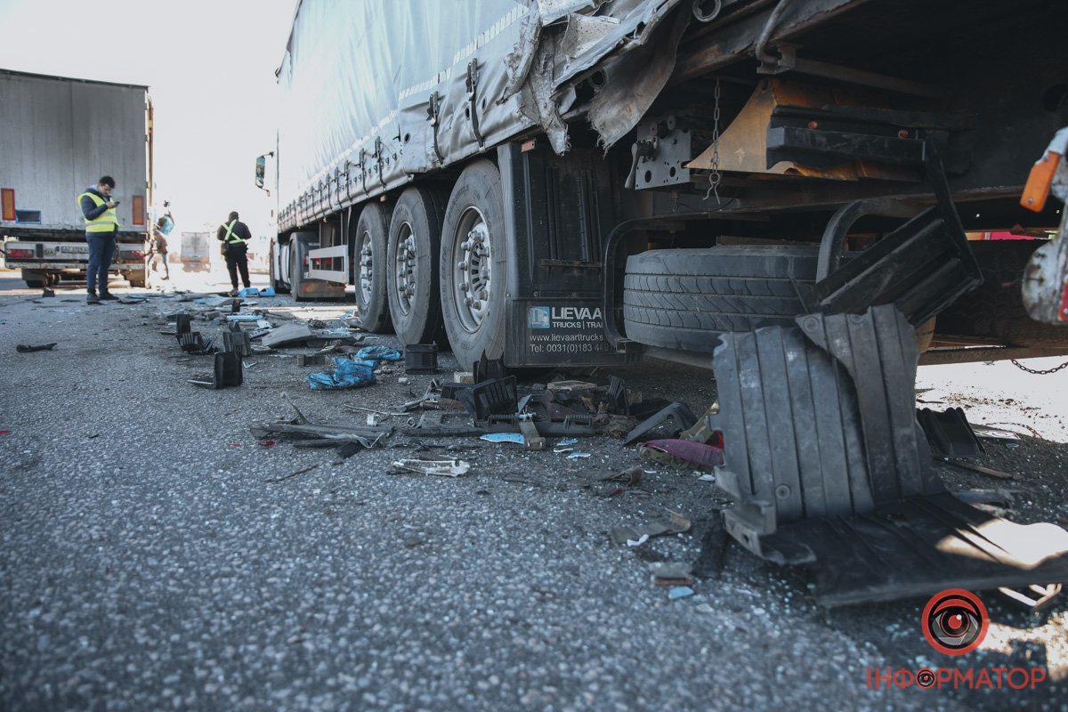 Зіштовхнулися дві вантажівки - MAN та DAF