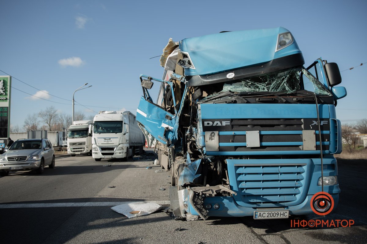 Водія DAF відвезли до лікарні
