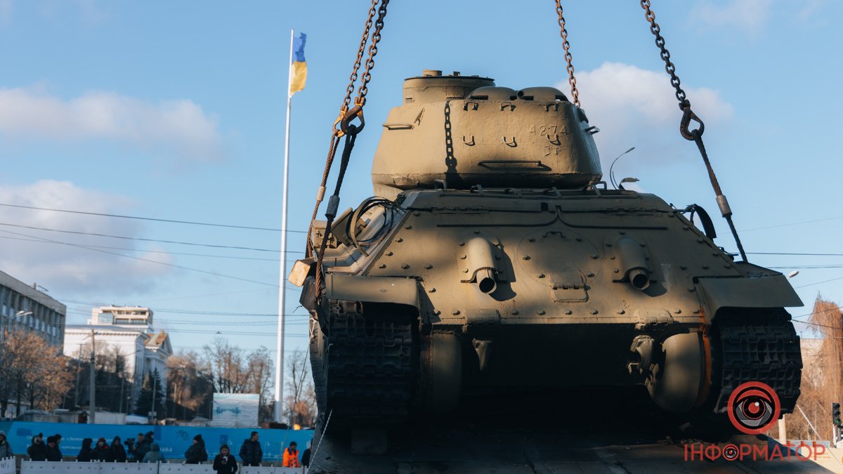 Что хотят видеть днепряне вместо демонтированного танка генералу Пушкину