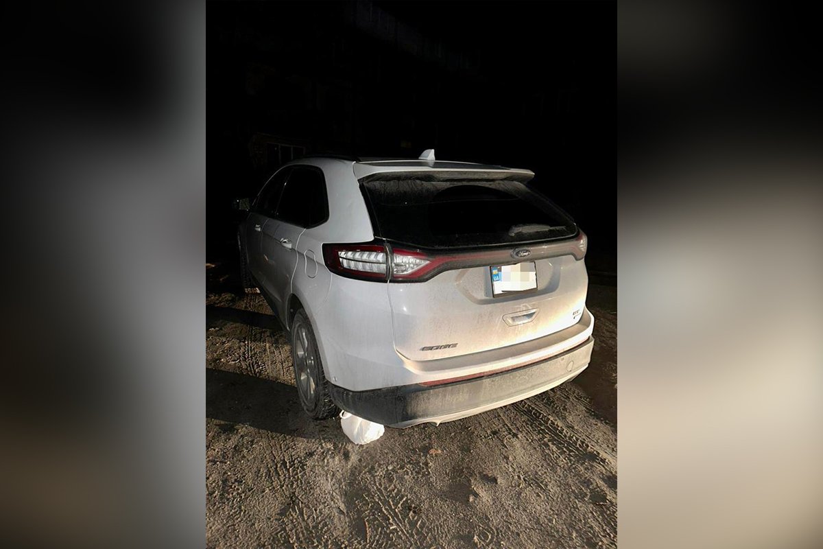 Вони встигли зіпсувати невідомою речовиною лако-фарбове покриття 8 машин