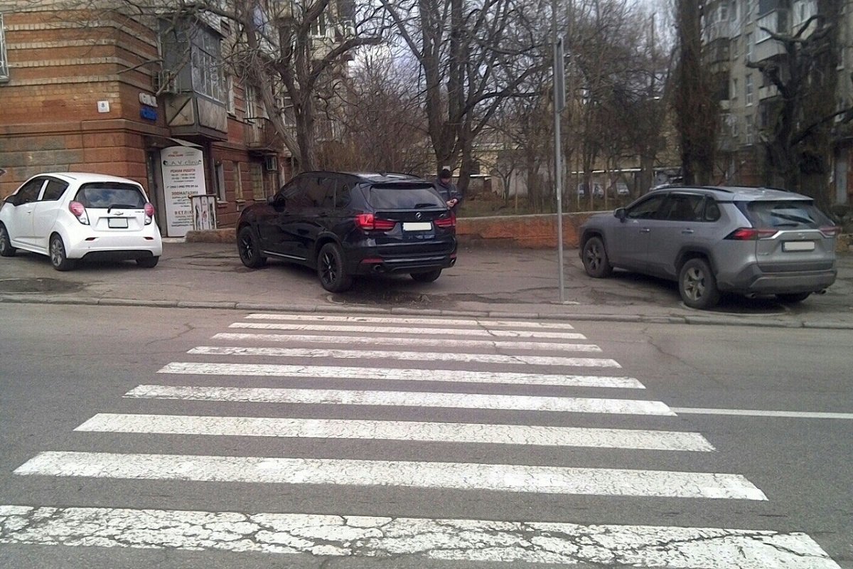 Ну майже парковка Ну майже парковка