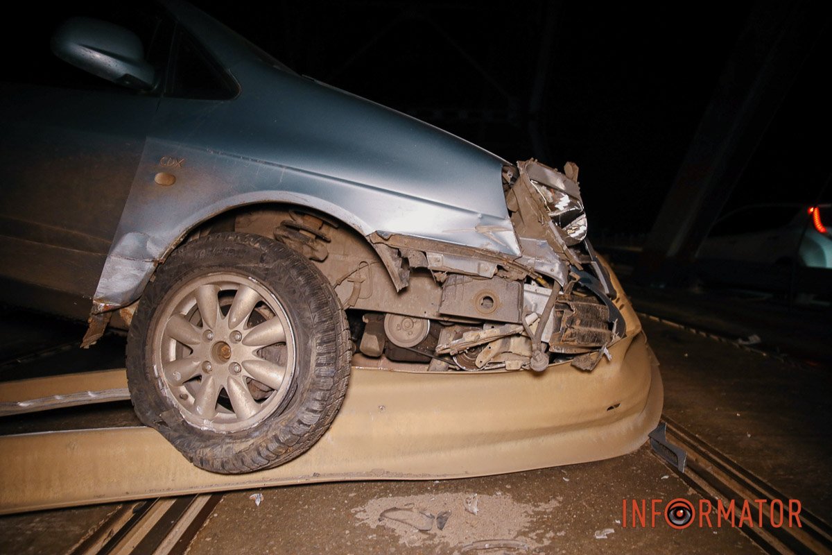 Автійка їхала з лівого берега