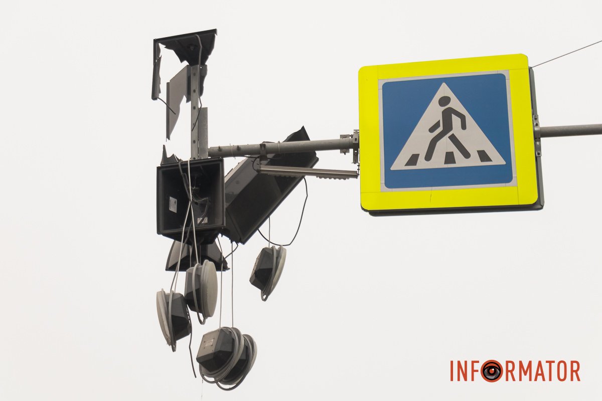 "Стільці незламності": як у Дніпрі зранку виглядає зруйнована багатоповерхівка 1