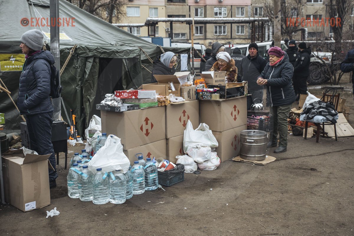 Мешканці Дніпра допомагають постраждалим Мешканці Дніпра допомагають постраждалим