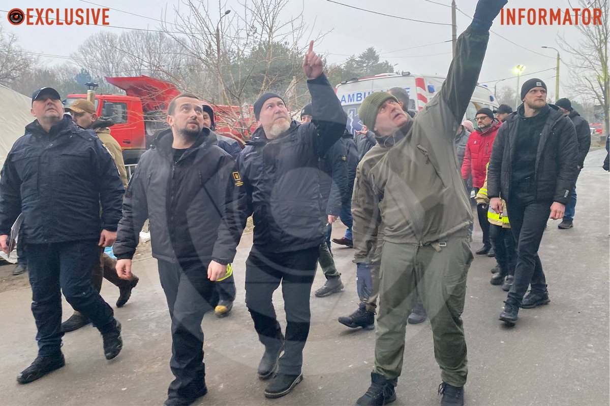 На місце трагедії приїхали Генпрокурор України Андрій Костін та Заступник Керівника ОП Кирило Тимошенко