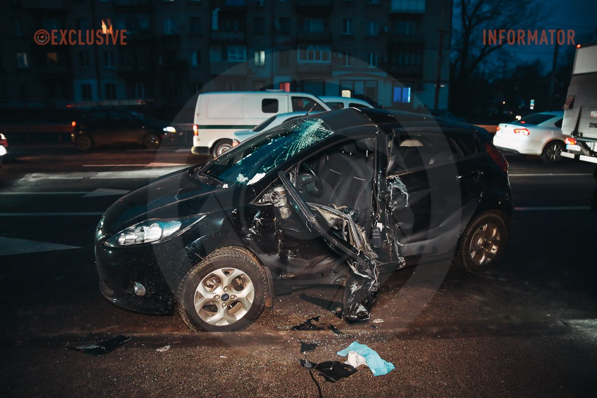 По Воронезькій проспект перетинав Ford По Воронезькій проспект перетинав Ford