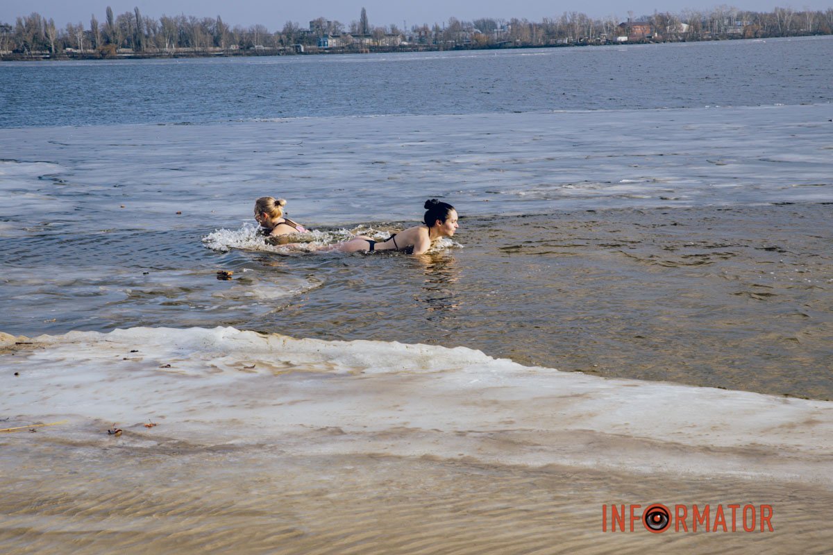 Люди просто падали у воду