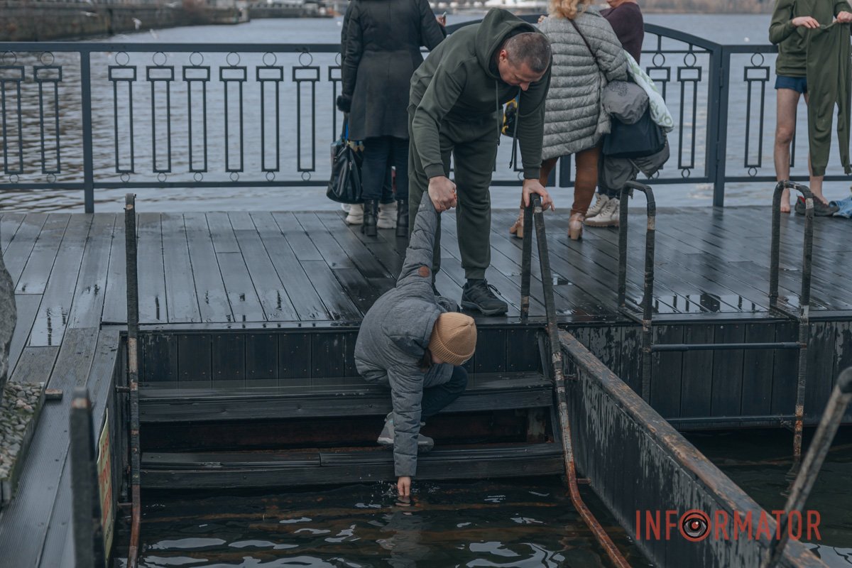 Вода дуже холодна, ми перевіряли