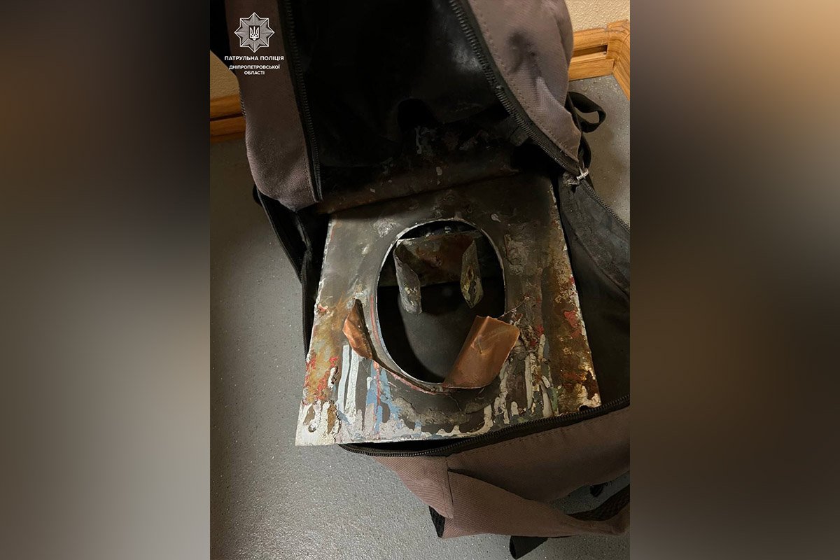 Знайдені металеві фрагменти з надгробків