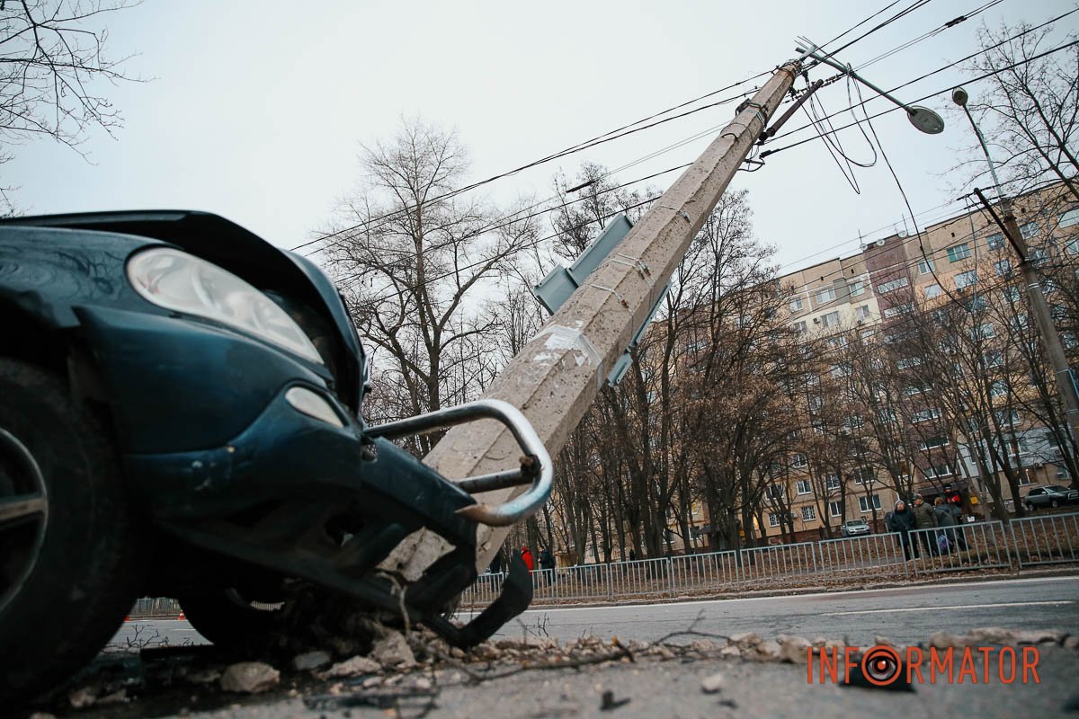 Стовп повис на дротах Стовп повис на дротах