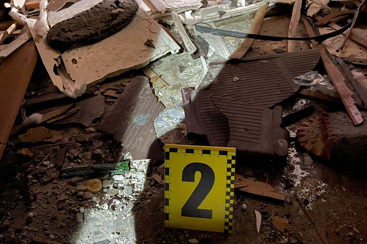 Після шести годин перемовин поліцейські його затримали Після шести годин перемовин поліцейські його затримали