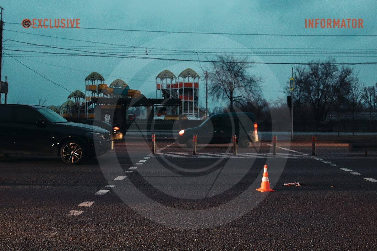 На місце події приїхала поліція та швидка На місце події приїхала поліція та швидка