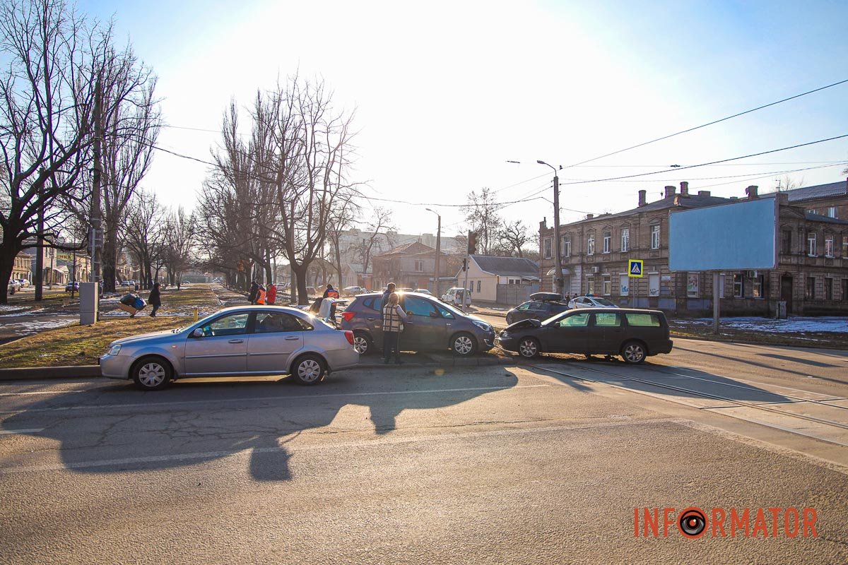 До уваги містян: наразі рух трамваїв маршруту №17 заблокований До уваги містян: наразі рух трамваїв маршруту №17 заблокований