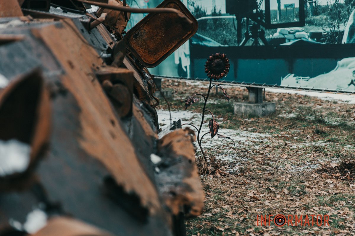 Всі охочі можуть залишити свої побажання “російському кораблю” прямо на броні&nbsp;