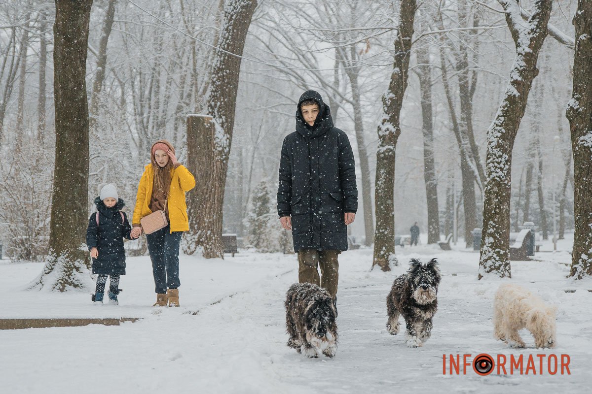 Радіють снігу