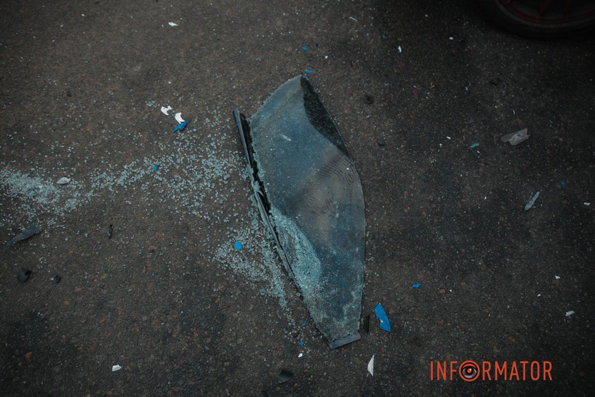 У Дніпрі на Яворницького зіштовхнулись Subaru та Akura: постраждали двоє дівчат 4