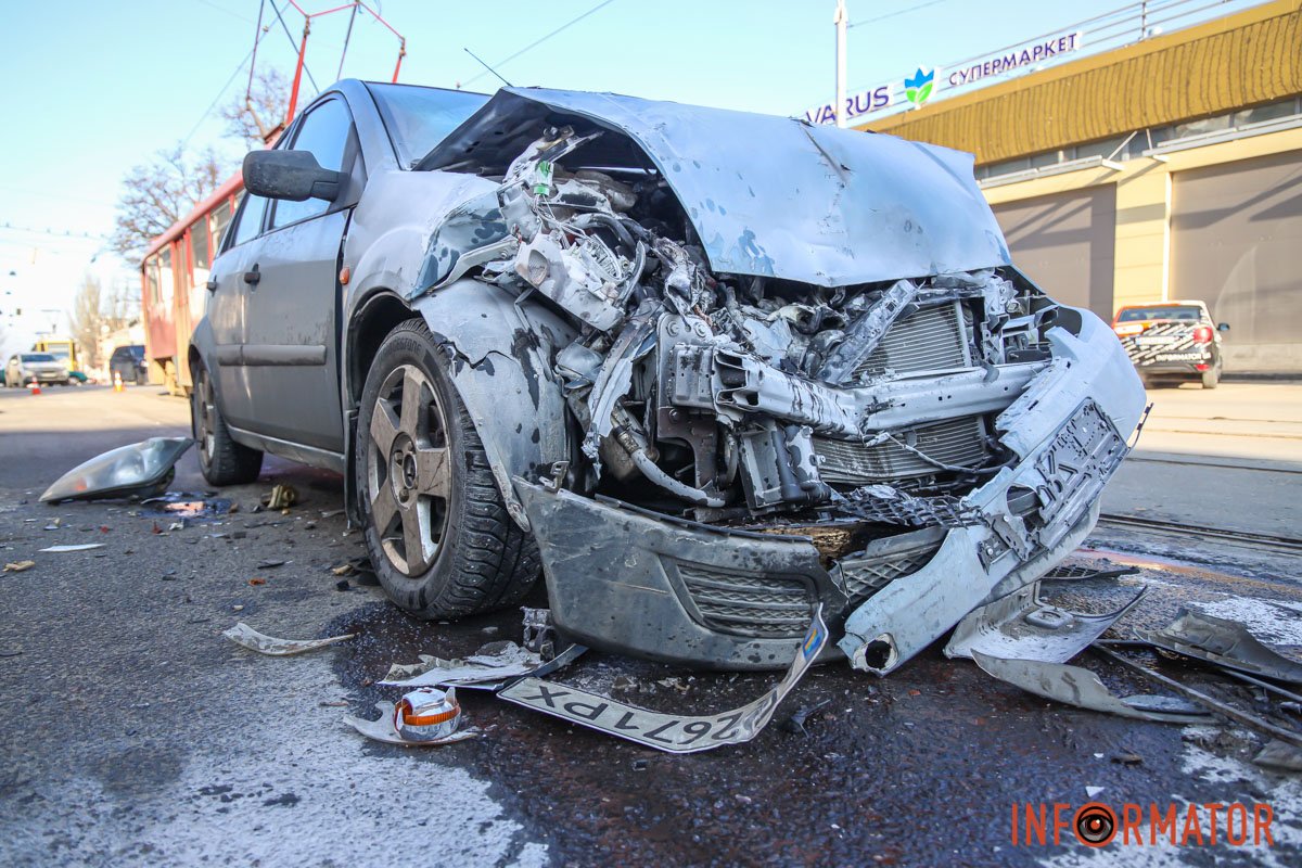 Автомобілі рухалися в напрямку проспекту Гагаріна Автомобілі рухалися в напрямку проспекту Гагаріна