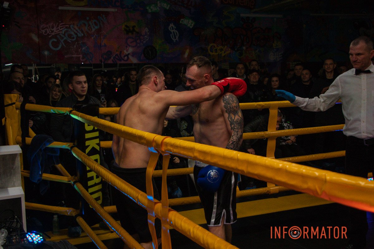 Вона розповіла, що всі діти чоловіка - це її діти Вона розповіла, що всі діти чоловіка - це її діти