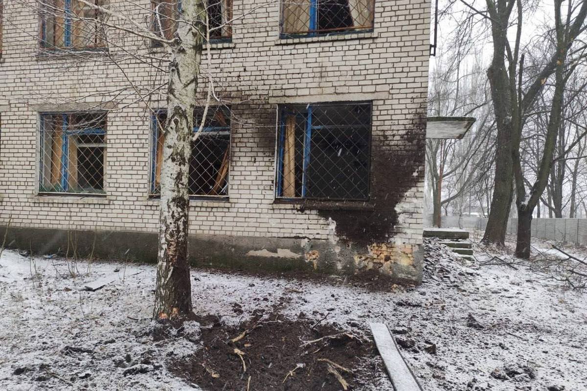 Вранці 12 лютого війська рф обстріляли Нікополь