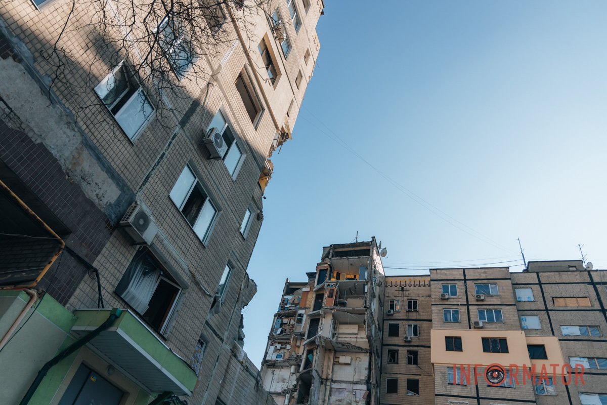 Аби забрати залишки речей когось пускали до під'їзду, інші ж могли потрапити до квартир лише за допомогою автодрабин і у супроводі рятувальників