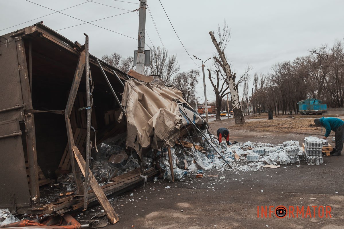 У Дніпрі на проспекті Нігояна сталася аварія У Дніпрі на проспекті Нігояна сталася аварія