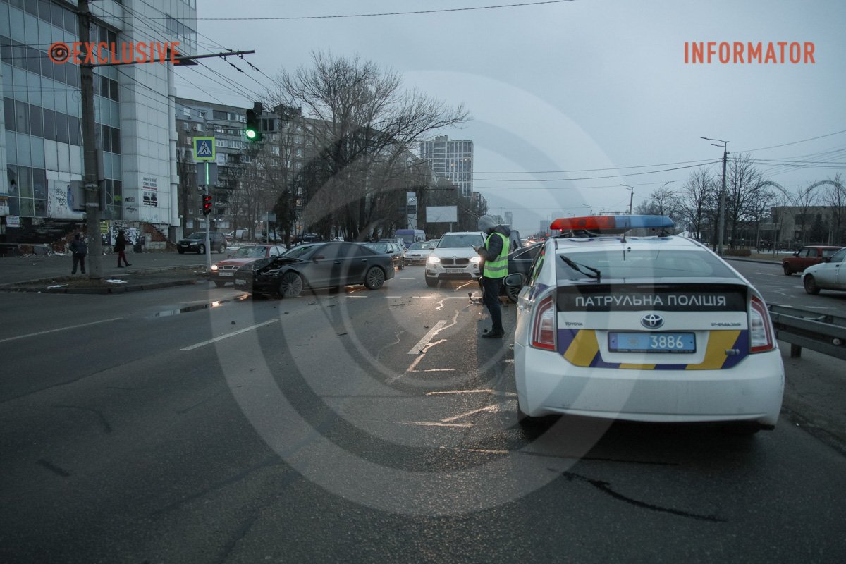Внаслідок ДТП утворився серйозний затор Внаслідок ДТП утворився серйозний затор