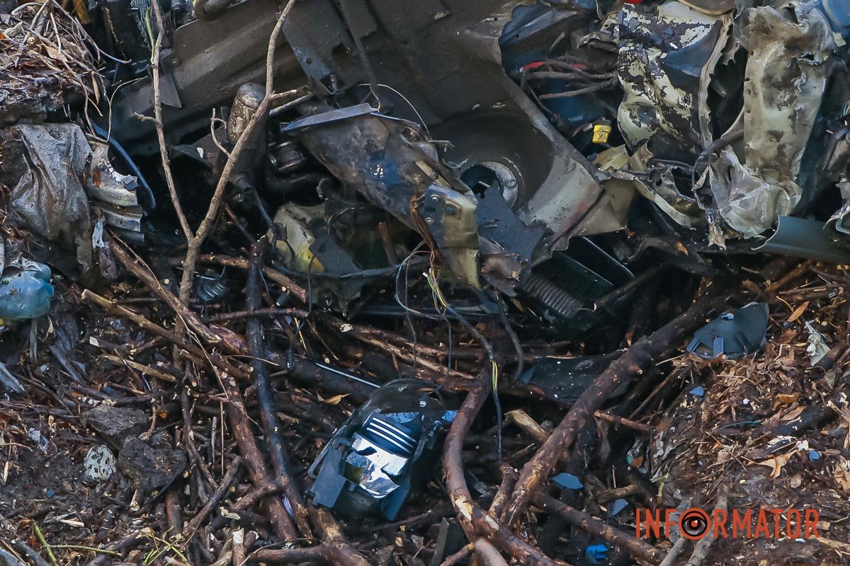 Їй затиснуло ноги Їй затиснуло ноги