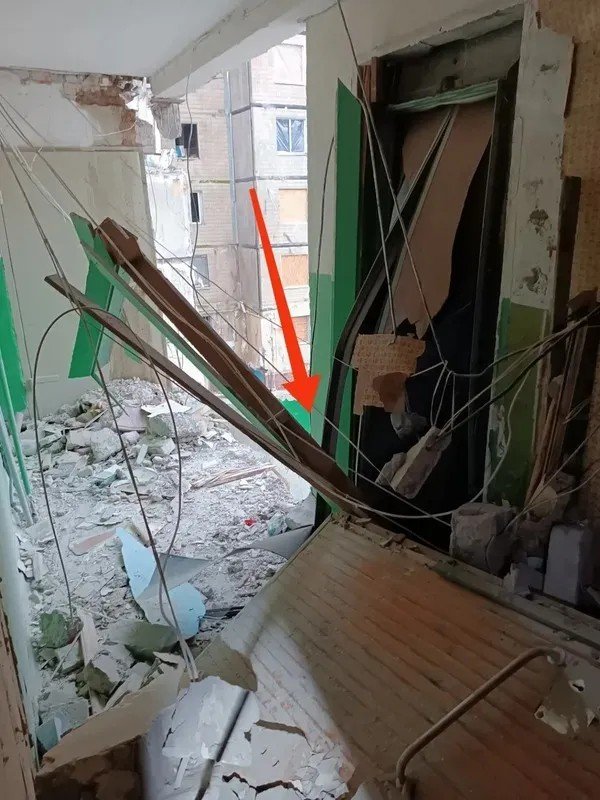 Надія намагалась убезпечити сина і скерувала його в під’їзд