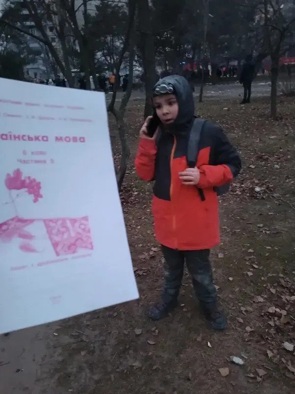 Ростислав був збуджений після ракетного удару і хотів з усіма поговорити