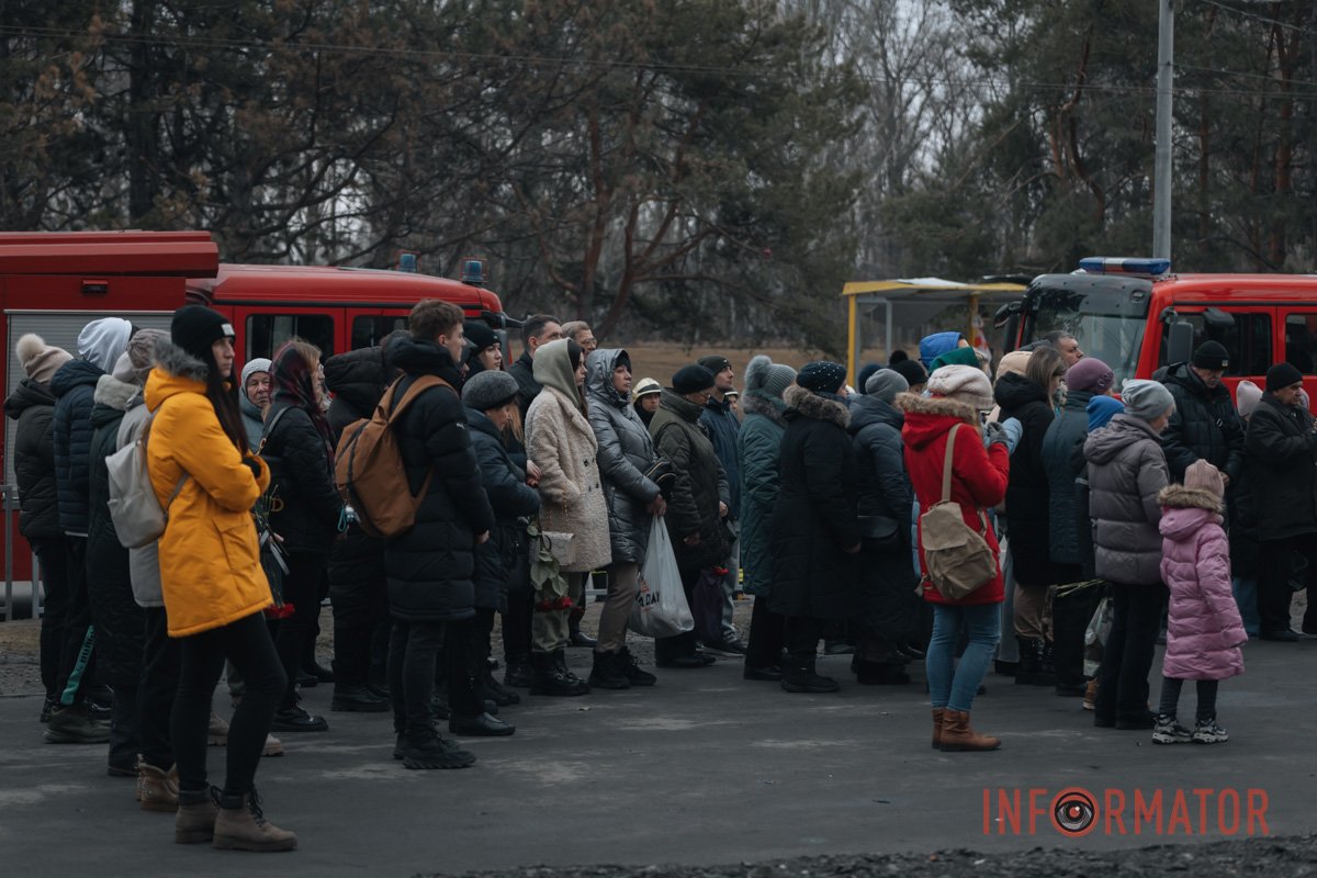 Десятки людей