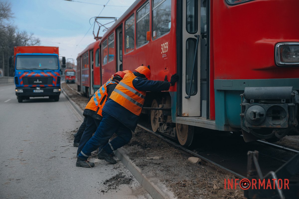 На Богдана Хмельницкого трамвай злетів з рейок