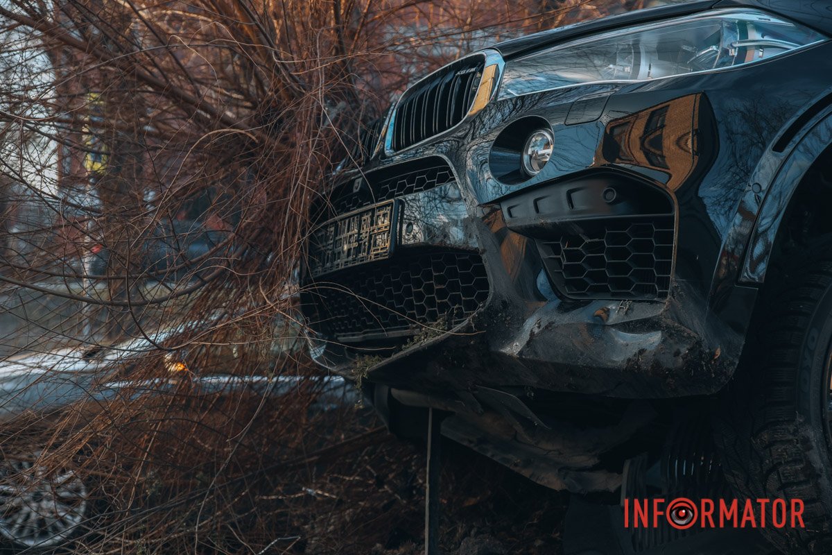 Ford та BMW рухалися по Короленка Ford та BMW рухалися по Короленка