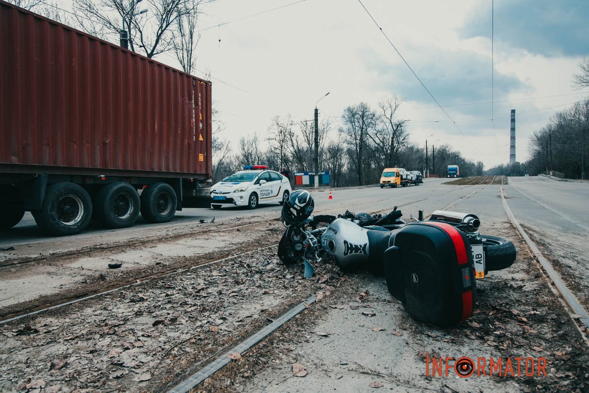 Чоловіка доставили до лікарні Чоловіка доставили до лікарні
