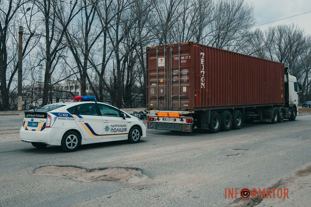 У вівторок, 7 березня, на вулиці Бориса Кротова, в районі будинку №15, сталася аварія У вівторок, 7 березня, на вулиці Бориса Кротова, в районі будинку №15, сталася аварія