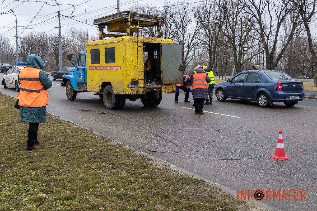 Комунальники усувають наслідки інциденту Комунальники усувають наслідки інциденту