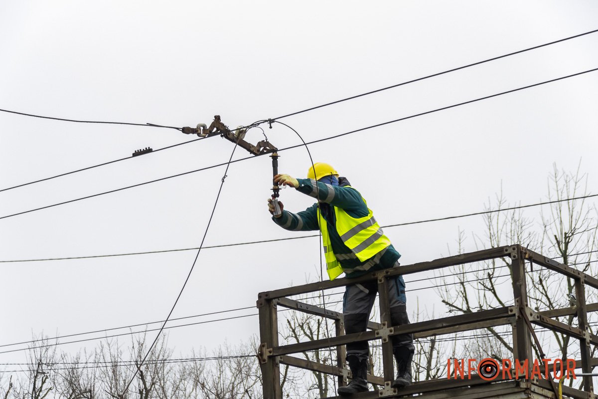 наразі тролейбуси курсують на автономному ходу наразі тролейбуси курсують на автономному ходу