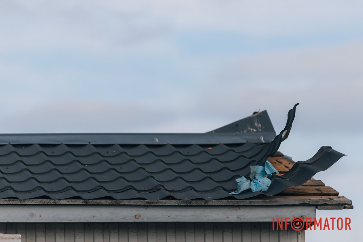 Зірвало частину даху Зірвало частину даху