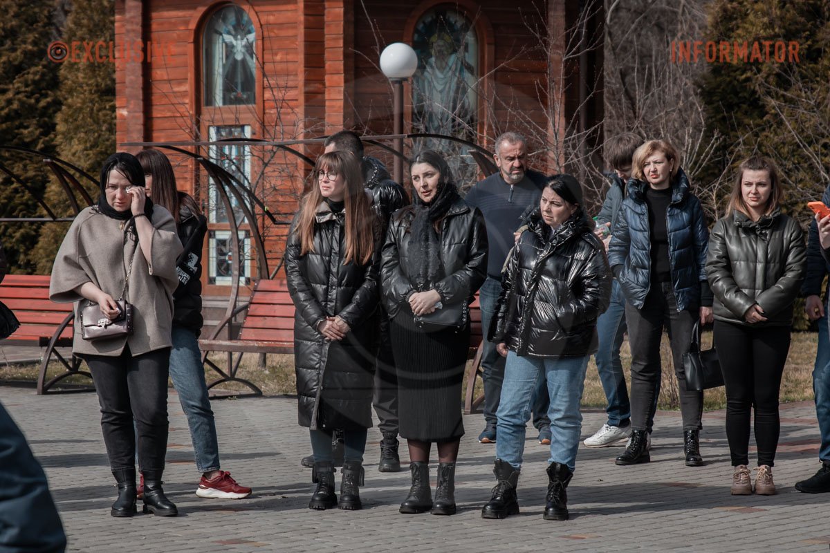 Не можуть стримати емоцій