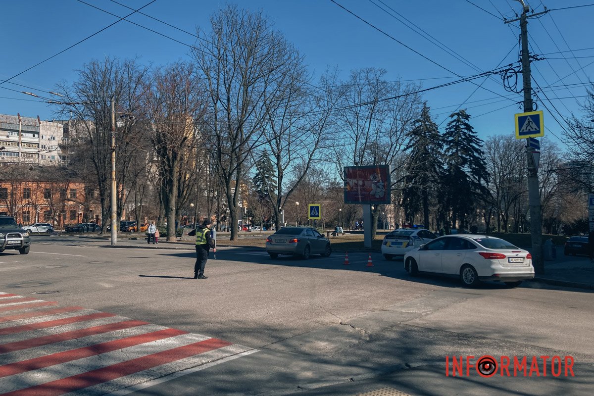 Працює регулювальник