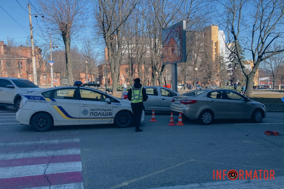 Автомобіль Kia збив жінку