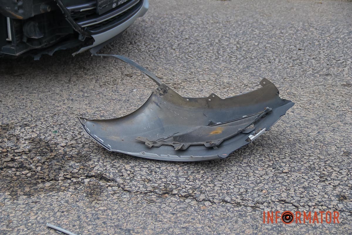 Тут чоловік потрапив під колеса Hyundai Тут чоловік потрапив під колеса Hyundai