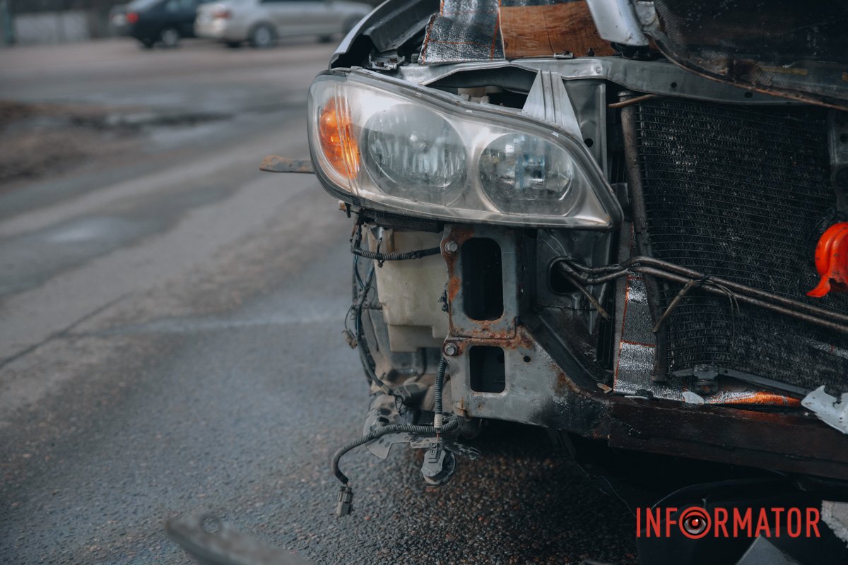 Водій Nissan Maxima від шпиталізації відмовився