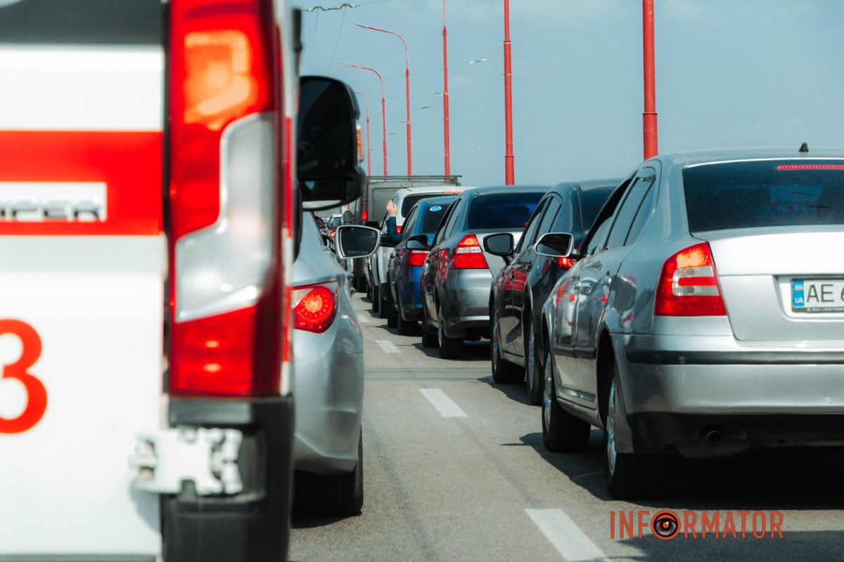 Зіштовхнулись "Лада" та Peugeot