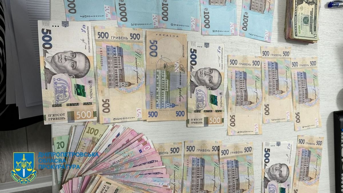 Зловмисники ошукали 57 громадян по всій Україні і “заробили” таким чином майже 1 мільйон гривень Зловмисники ошукали 57 громадян по всій Україні і “заробили” таким чином майже 1 мільйон гривень