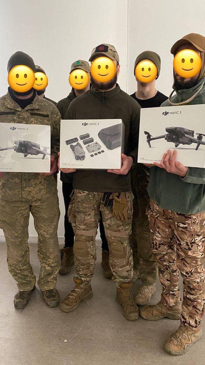 Роботу бригади показав на своїй сторінці у Facebook Юрій Голик, який передав снайперські гвинтівки військовим