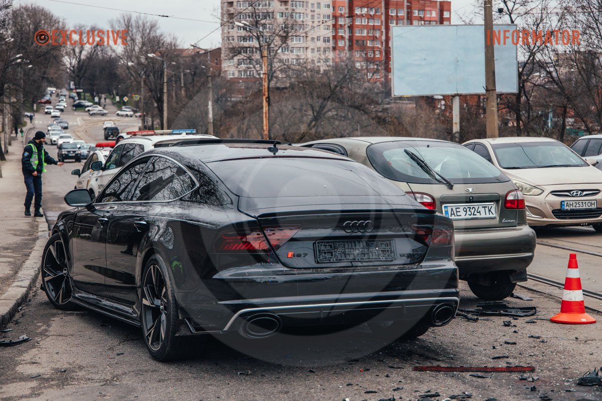 Усі обставини з'ясовуються