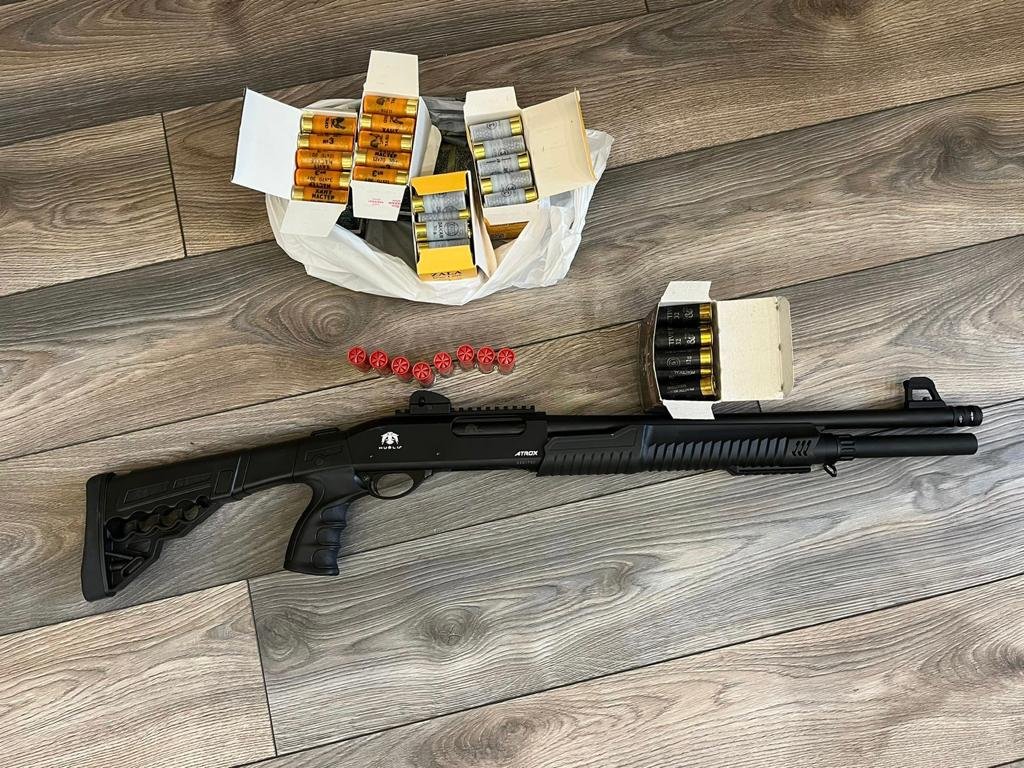 Під час обшуків поліцейські вилучили наркотиків на мільйони гривень  Під час обшуків поліцейські вилучили наркотиків на мільйони гривень