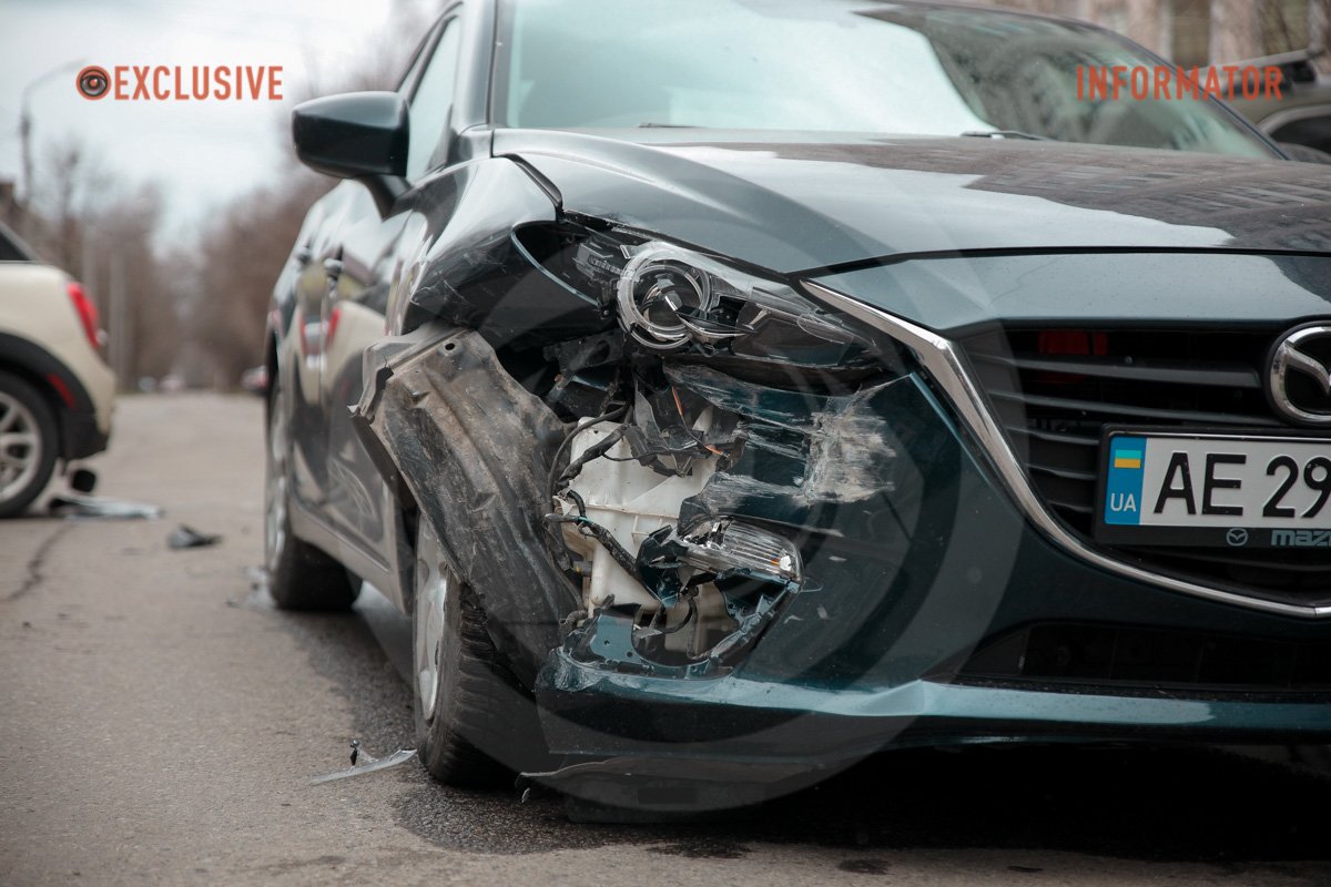 На місці працює патрульна поліція На місці працює патрульна поліція