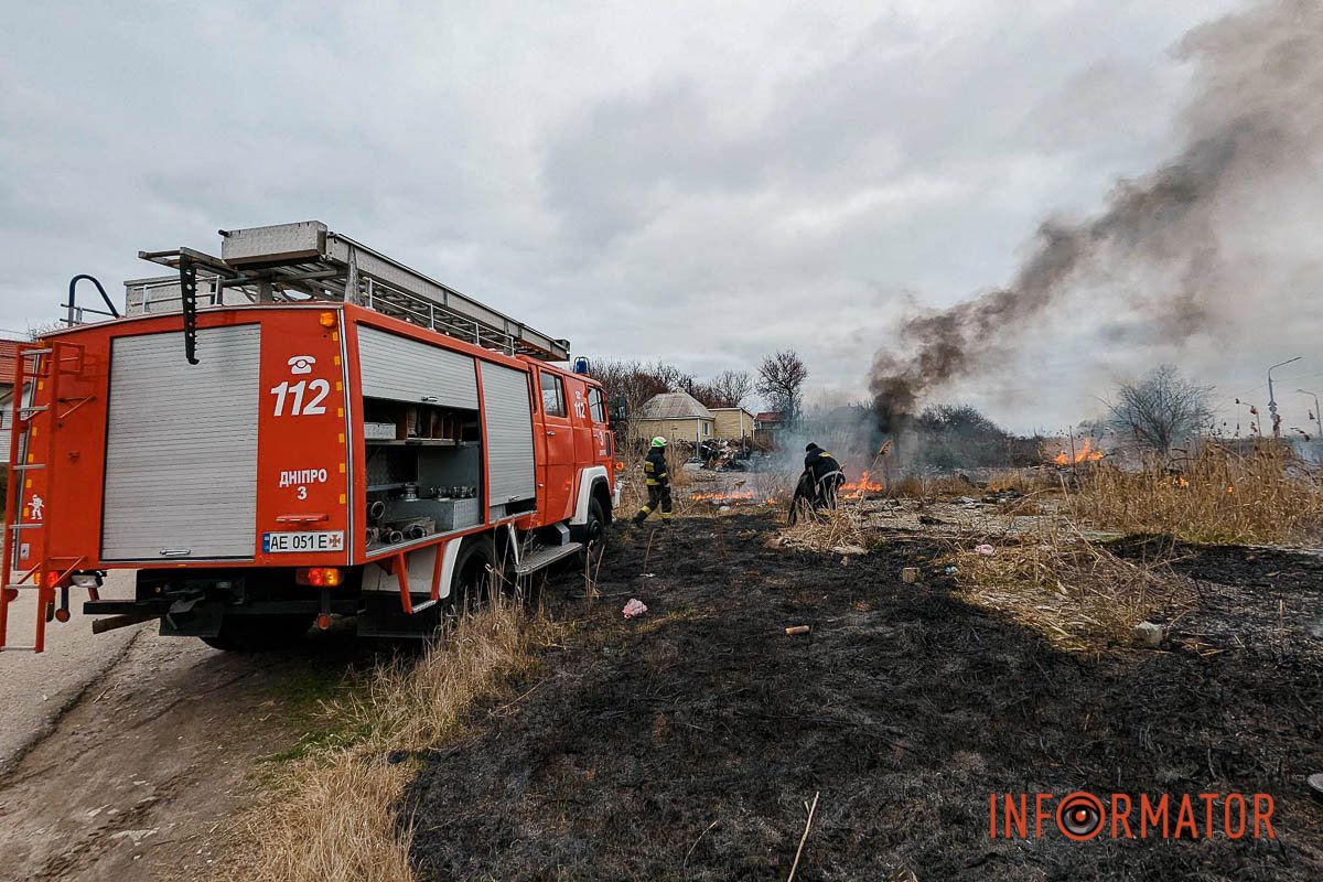 Рятувальники тушать пожежу